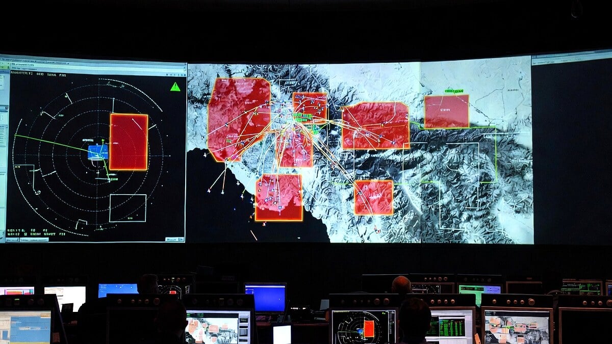 UAE Issues Major NOTAM After Iranian Missile Strikes