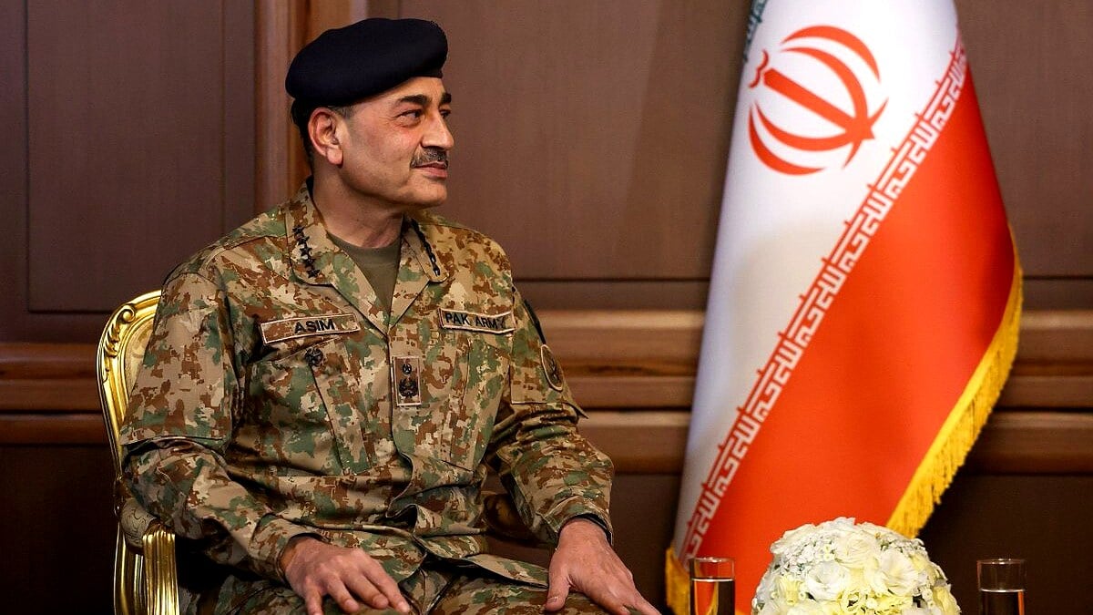 Pakistan Army Chief, Iranian FM Araghchi Discuss Israel’s Ceasefire Violations In Lebanon