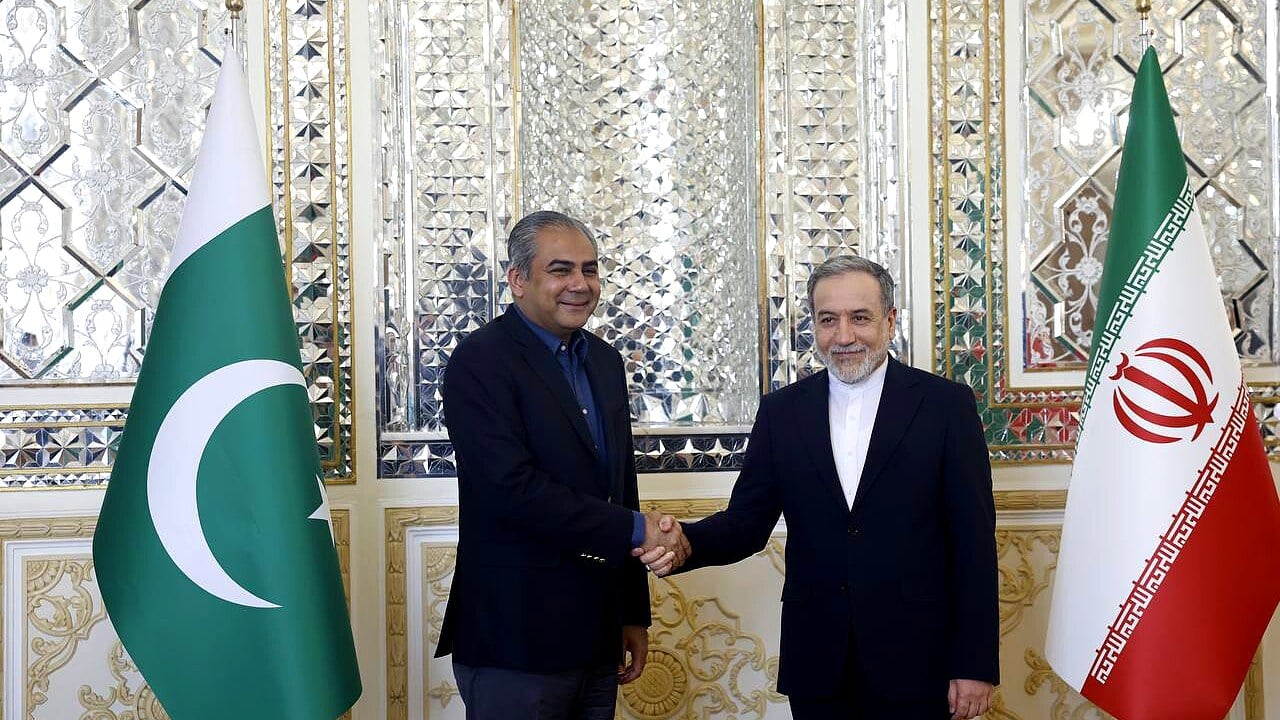 Pakistan Warns Iran Against Escalating Maritime Tensions in Key Shipping Lanes