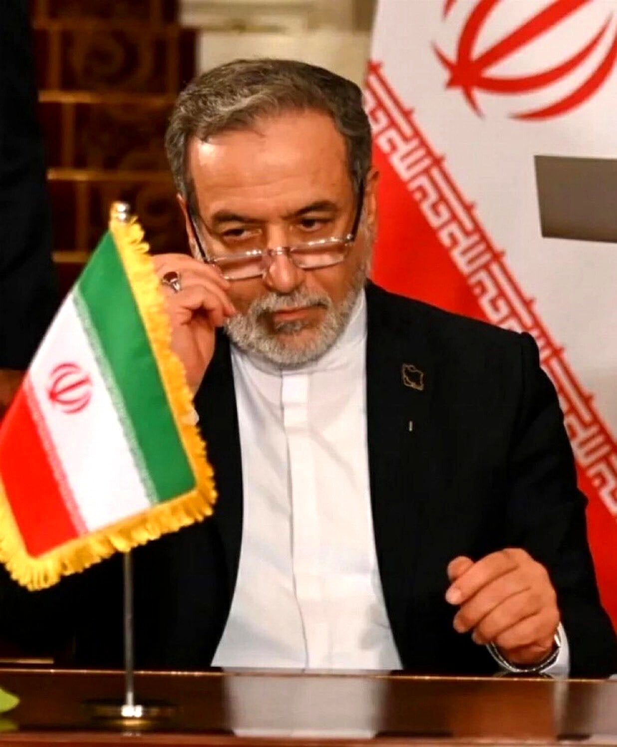 US Pressures Oman to Sever Iran Ties Amid Nuclear and Hormuz Tensions: Report US Pressures Oman to Sever Iran Ties Amid Nuclear and Hormuz Tensions: Report