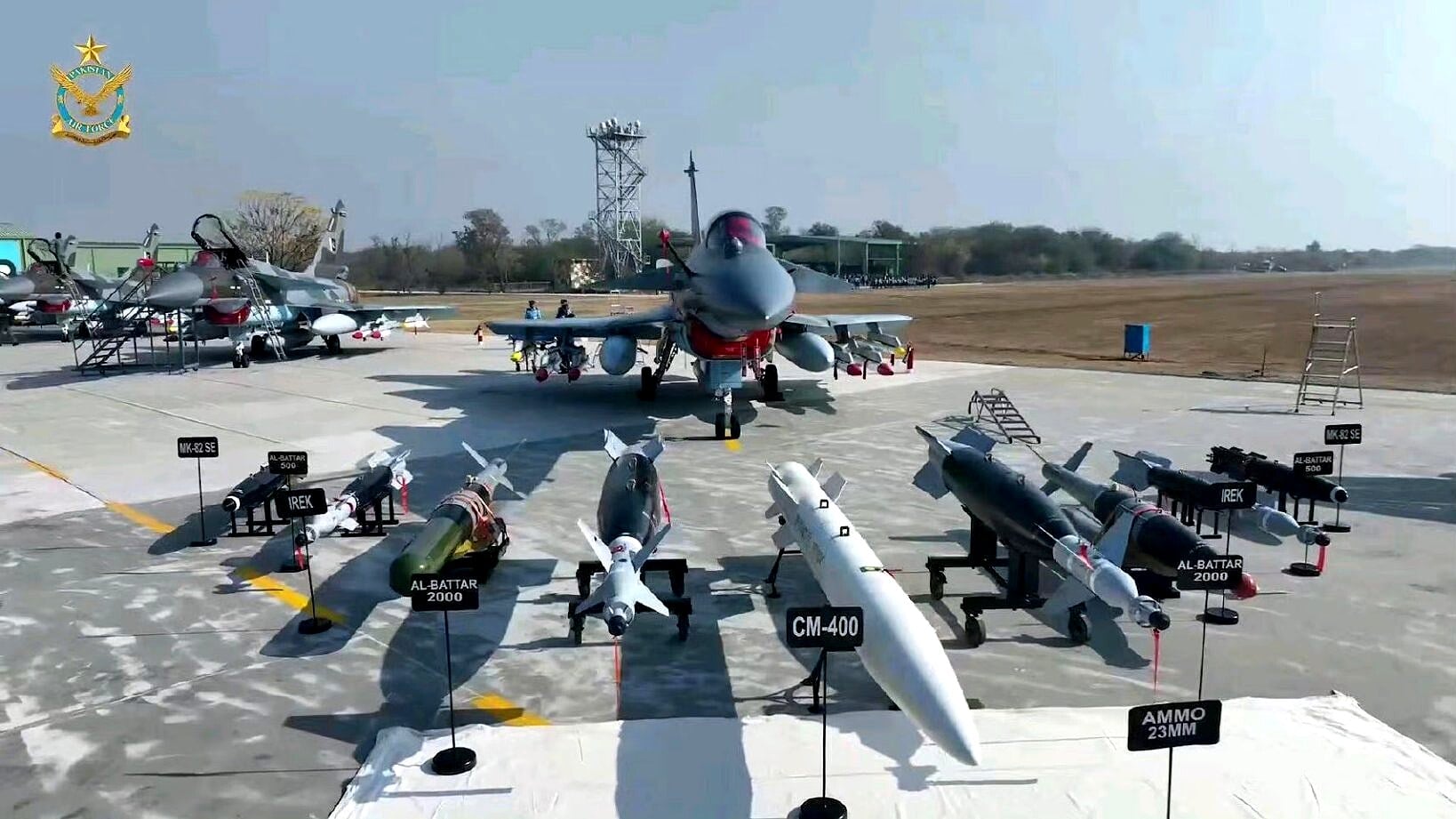 پاکستان نے ⁦J-10C⁩ بیڑے کو جدید چینی ہتھیاروں سے تقویت دی