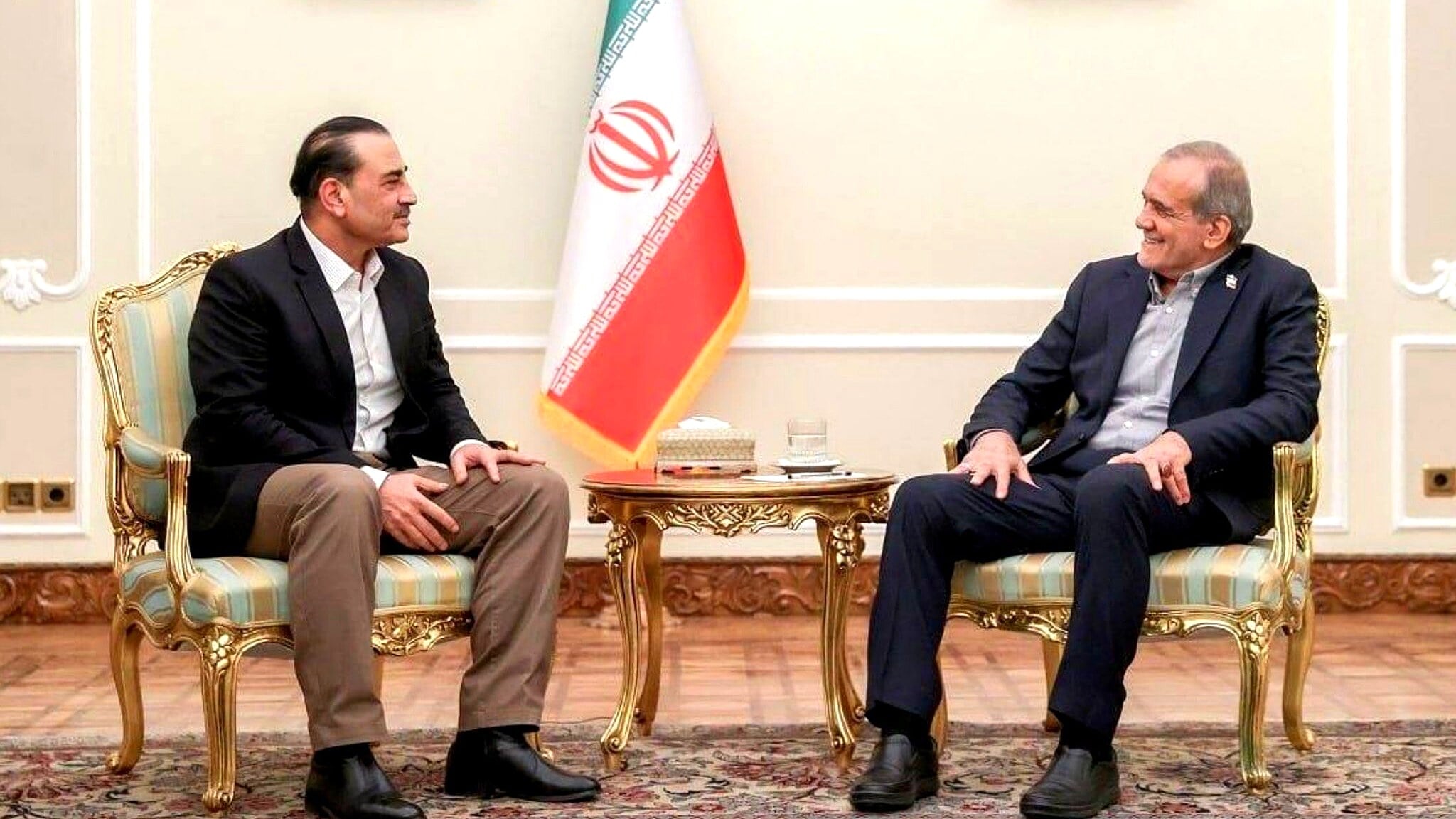 US Offers Sanctions Relief to Iran for Strait of Hormuz Safety US Offers Sanctions Relief to Iran for Strait of Hormuz Safety
