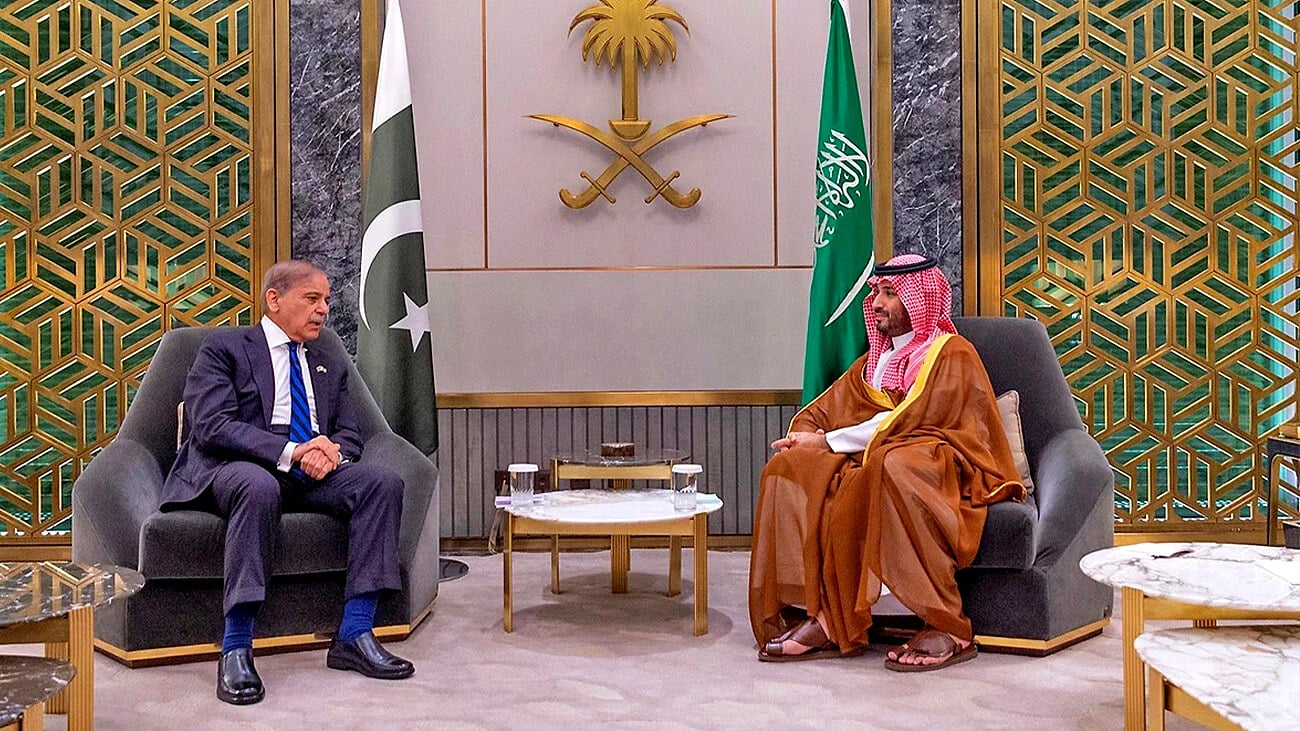 Shehbaz Sharif Condemns Houthi Attacks in Call with Saudi Crown Prince Shehbaz Sharif Condemns Houthi Attacks in Call with Saudi Crown Prince